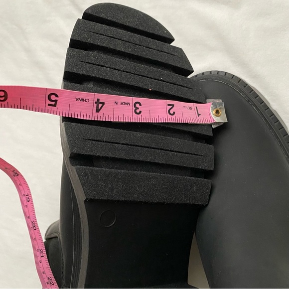 NWOT Lug Sole Chelsea Slip on Boots - Picture 12 of 13